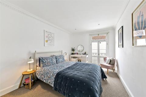 2 Spring Mews, Richmond, TW9 2PY