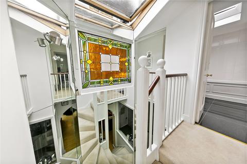 2 Spring Mews, Richmond, TW9 2PY
