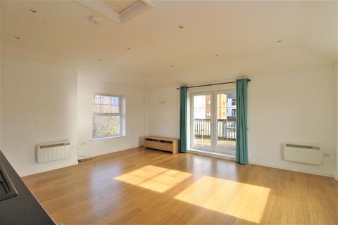1 bedroom flat to rent, Cantelupe Road, East Grinstead, West Sussex. RH19 3BE