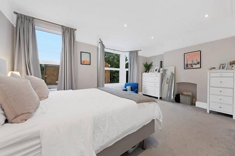 17 County Grove, London, SE5 9LE