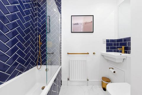 17 County Grove, London, SE5 9LE