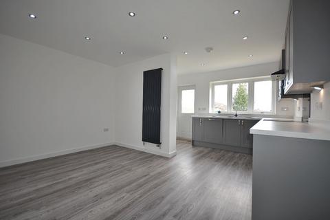 3 bedroom semi-detached house to rent, Annesley Road, Hucknall, Nottingham