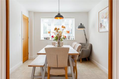 10 Aesops Orchard, Woodmancote, Cheltenham, GL52 9TZ