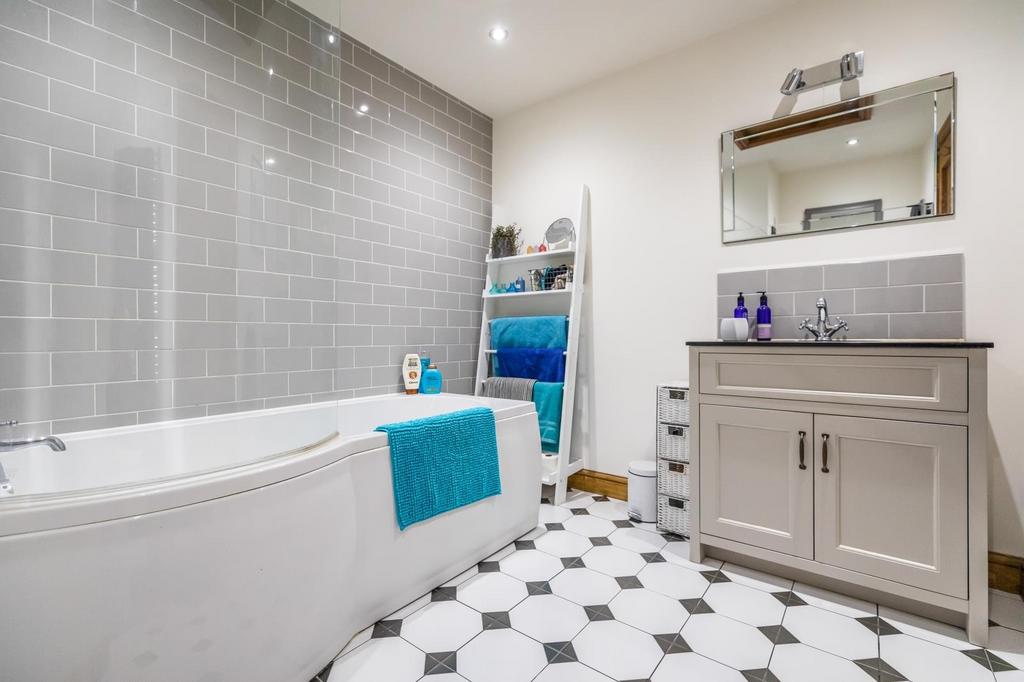 A family bathroom  6