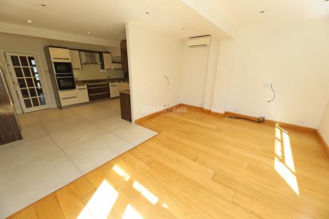 undefined, Hampstead Garden Suburb N2