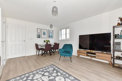 6 Brimstone Way, Hythe, CT21 4DA