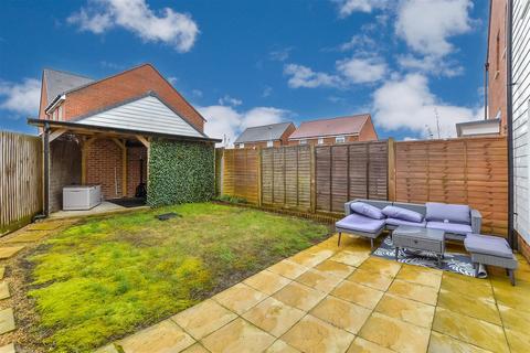 6 Brimstone Way, Hythe, CT21 4DA