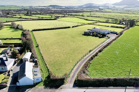 3 bedroom bungalow for sale, Perth Celyn, Lon Groesffordd, Edern - 11ac + Bungalow