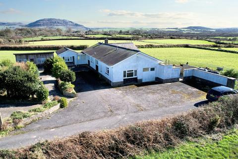 3 bedroom bungalow for sale, Perth Celyn, Lon Groesffordd, Edern - 11ac + Bungalow