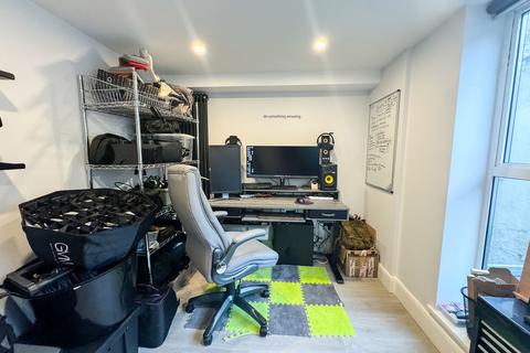2 bedroom apartment to rent, St. Mary's Church Rooms,  Defoe Road, 16
