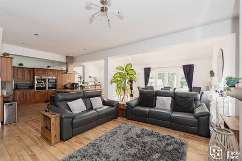 72 Station Road, West Wickham, BR4 0PU
