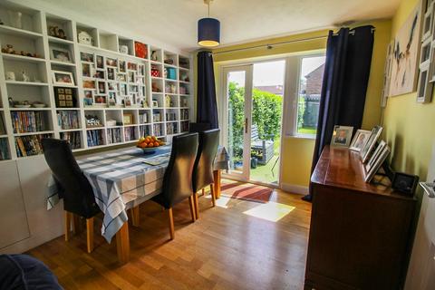 31 Ash Road, Tilehurst, Reading, RG30 4SG