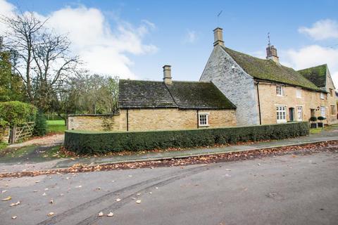 2 bedroom cottage to rent, Church Street, Peterborough PE7