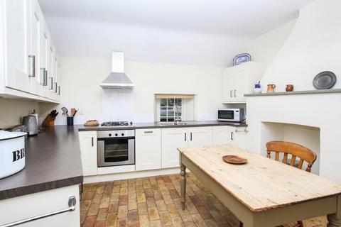 2 bedroom cottage to rent, Church Street, Peterborough PE7