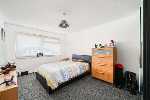 1 bedroom flat for sale, Lincoln Court, Lincoln Avenue, Peacehaven, East Sussex, BN10