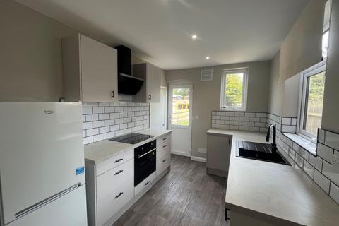 3 bedroom end of terrace house to rent, Milton Street North, Kingsley, Northampton NN2 7DE