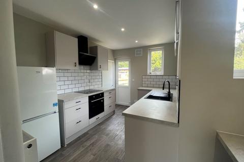 3 bedroom end of terrace house to rent, Milton Street North, Kingsley, Northampton NN2 7DE