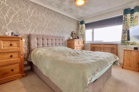 25 Marshall Avenue, Wadebridge, PL27 6BB