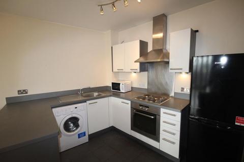 2 bedroom flat to rent, Aspects court, Slough