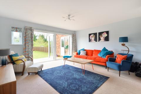 4 bedroom link detached house for sale, Kingfisher Place, Chartham