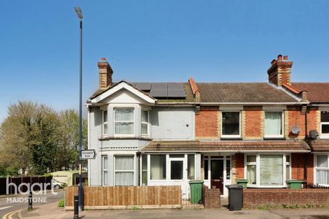 3 bedroom end of terrace house for sale, Tovil Road, Maidstone