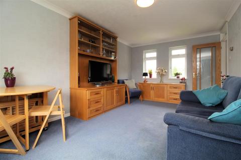 2 bedroom maisonette to rent, Falstone, Woking, Surrey, GU21