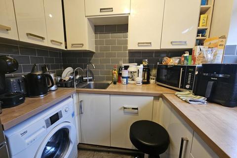 2 bedroom apartment to rent, Epping Close,  Reading,  RG1