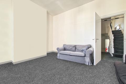 4 bedroom flat to rent, Burrard Road, West Hampstead, London, NW6