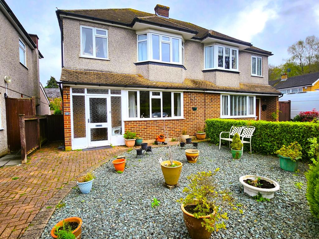 Old Fox Close, Caterham CR3 3 bed semidetached house for sale £525,000