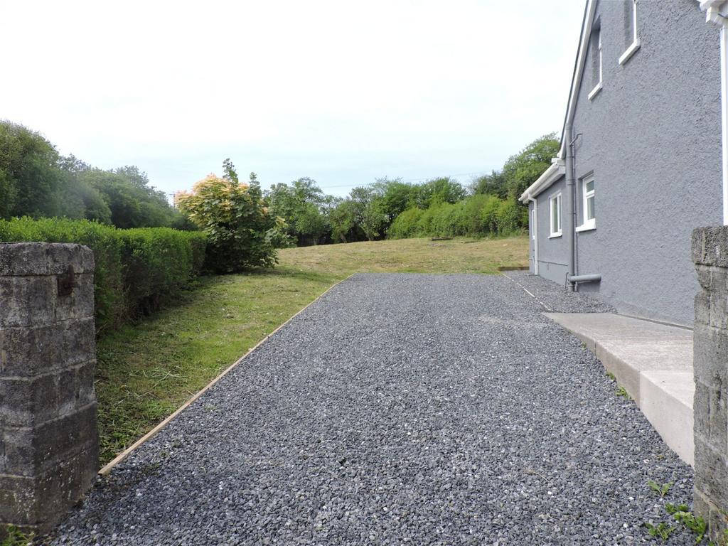 Gate Road, Penygroes, SA14 3 bed detached bungalow for sale £225,000