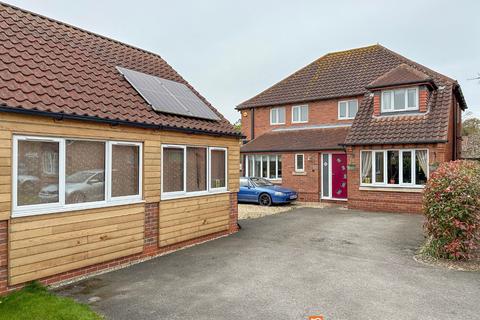 4 bedroom detached house for sale, Manor House Drive, 5 NG23