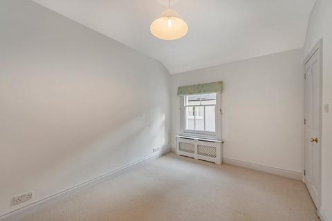 18 Elm Park Lane, London, SW3 6DB