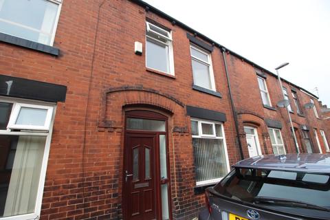 1 bedroom in a house share to rent, Law Street, Rochdale, OL11