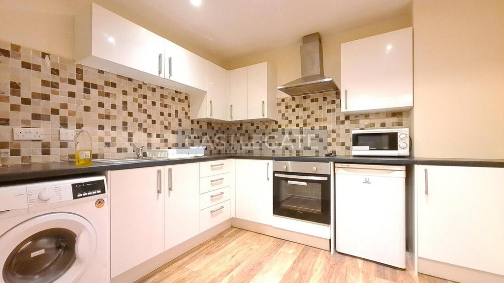 Westgate Apartments, Room 4, Temple Close, Hudders