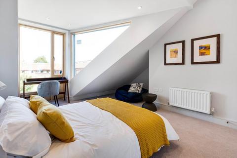 4 bedroom end of terrace house for sale, Tynemouth Road, Haringey