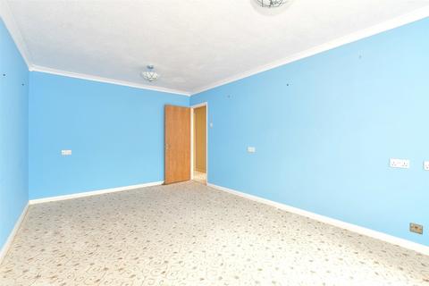 6 Cardinal Close, Tonbridge, TN9 2EN