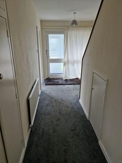 3 bedroom semi-detached house to rent, Appledore Avenue, Nottingham, NG8