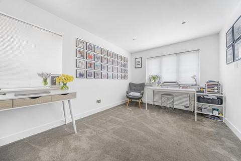 5 Berkeley Avenue, Grantham, NG31 8UA
