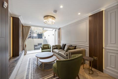 2 bedroom flat to rent, Royal Crescent