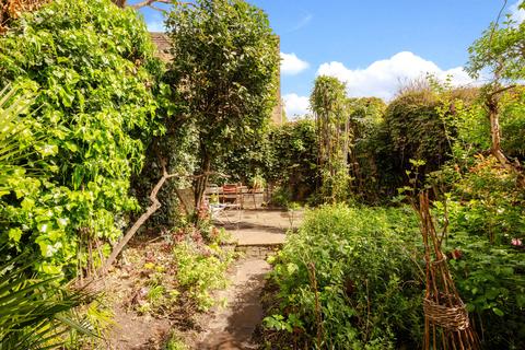 4 bedroom end of terrace house for sale, Queensbridge Road, London Fields, Hackney, London