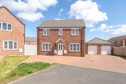 4 bedroom detached house for sale, Whitby Road, Ormesby
