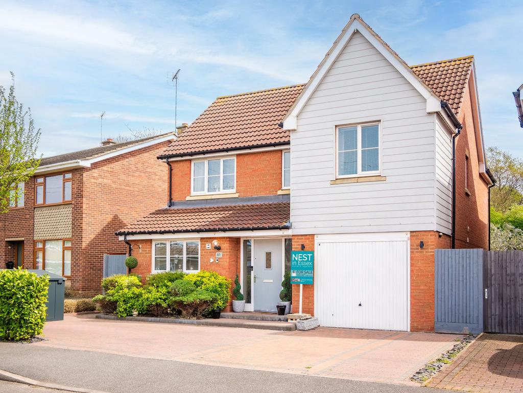 Rayleigh, Rayleigh SS6 4 bed detached house for sale £600,000
