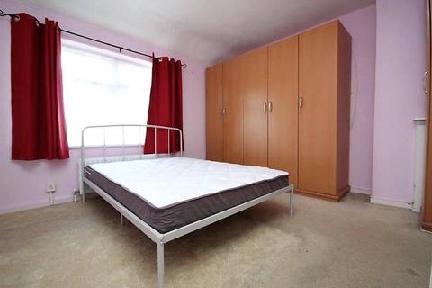 2 bedroom terraced house to rent, Ivy House Road, Dagenham, RM9