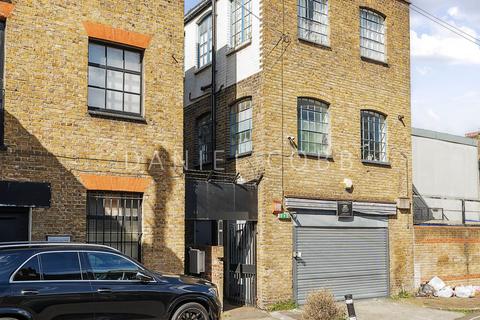 2 bedroom flat for sale, Colworth Grove, London, SE17