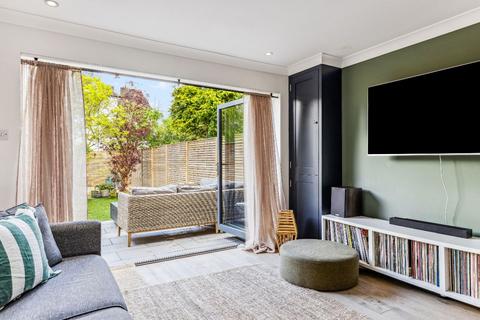 16 Brook Road, Twickenham, TW1 1JE