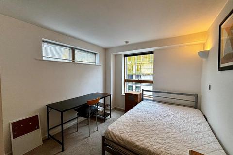 2 bedroom flat to rent, Riverside Way, Leeds, West Yorkshire, UK, LS1