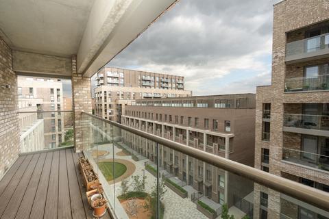 2 bedroom flat for sale, 16 Shipbuilding Way, London E13