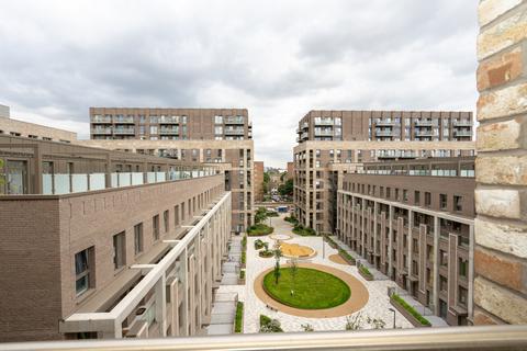 2 bedroom flat for sale, 16 Shipbuilding Way, London E13