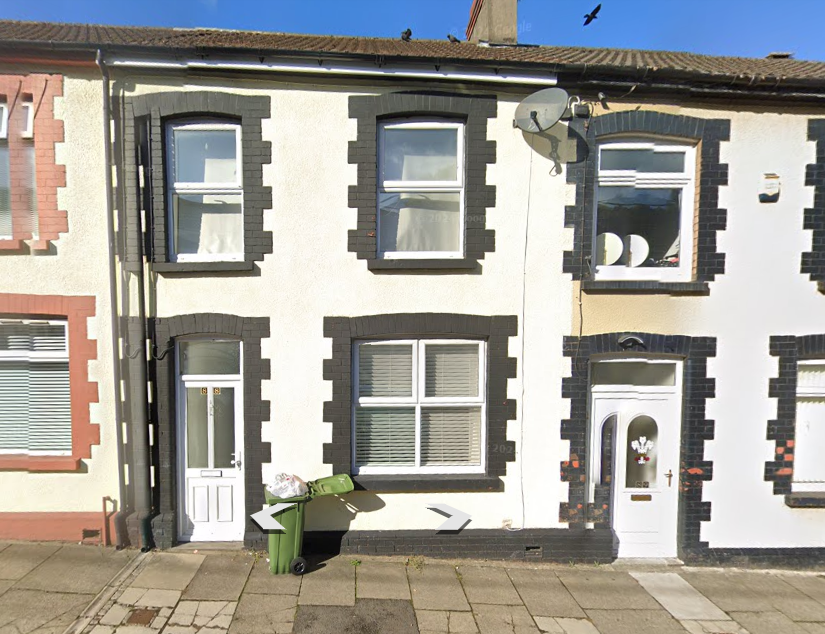 Wood Street, Cilfynydd CF37 2 bed terraced house £130,000