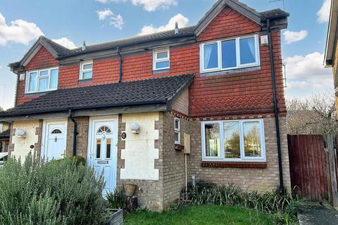 3 bedroom semi-detached house for sale, Canterbury Close, Banbury OX16